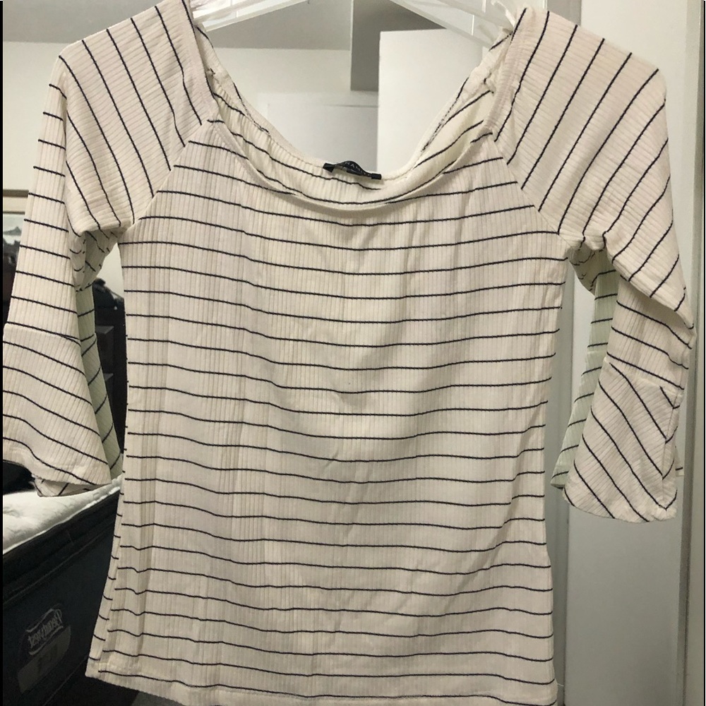 Dynamite 3/4 sleeves top!